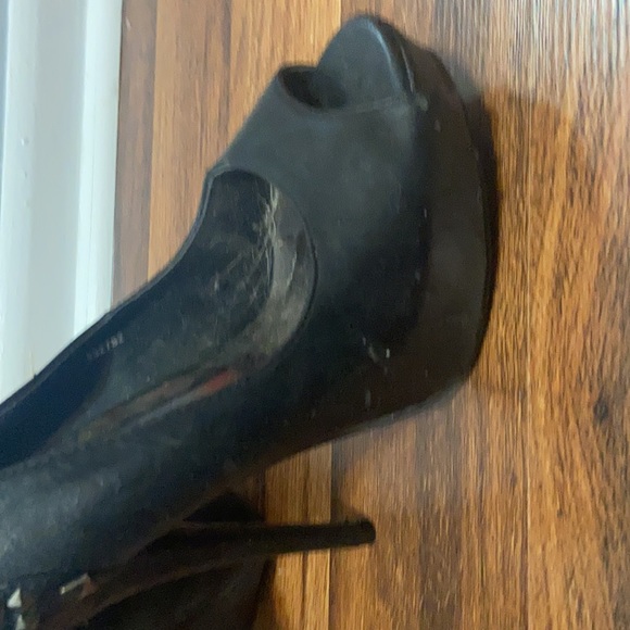 Black heels - Picture 4 of 4